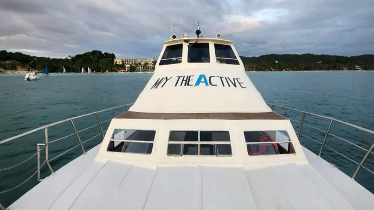 Active Party Yacht